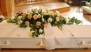 Stort utvalg i blomster og kistedekorasjoner - Haugesund Begravelsesbyrå